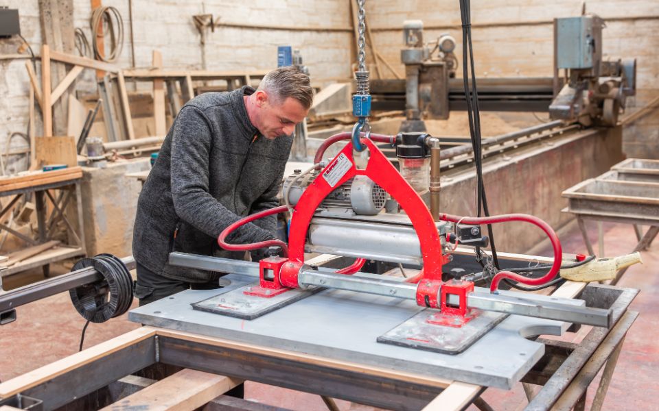 atelier de fabrication billards avec ardoise de qualité - Billards Toulet
