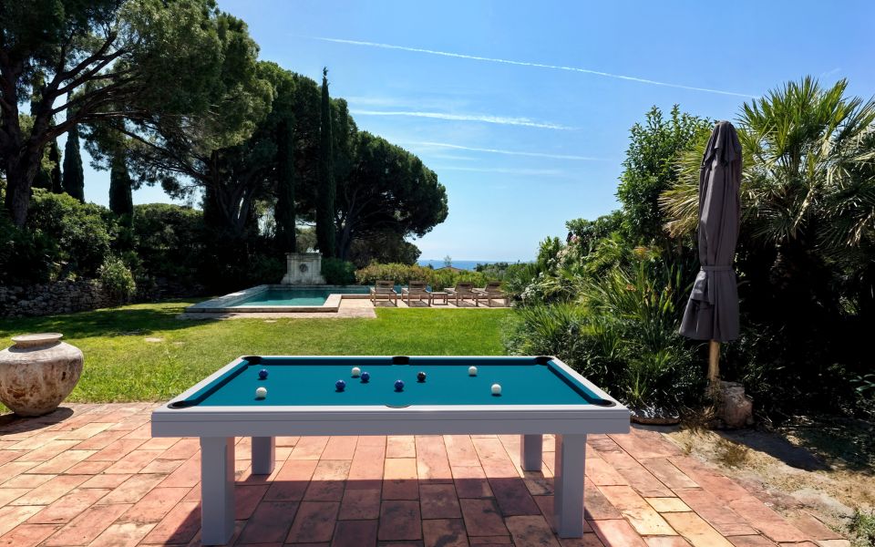 installer table de billard extérieure terrasse Bubbly gris tapis bleu Toulet