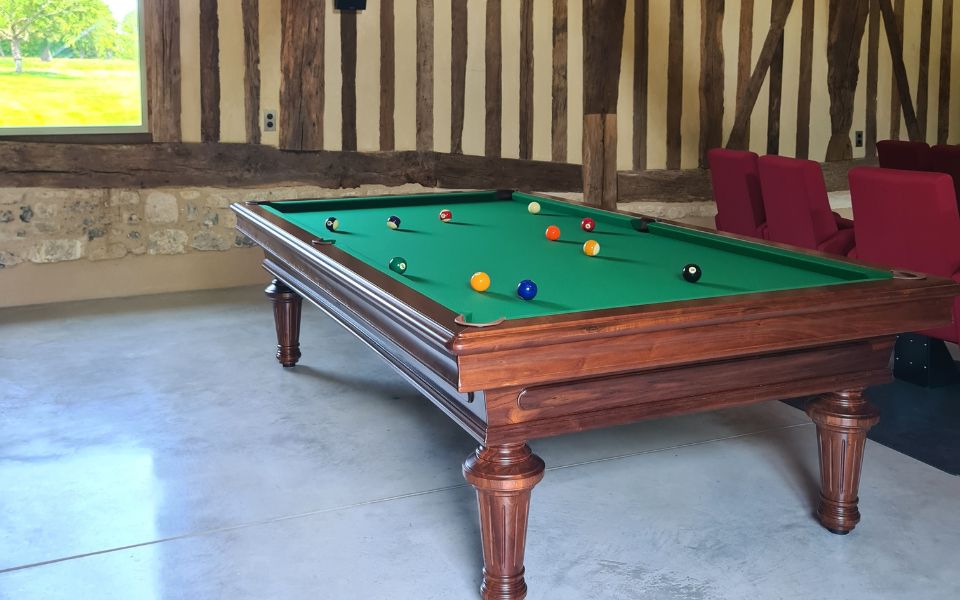 table de billard classique noyer massif Empereur Luxe - Toulet