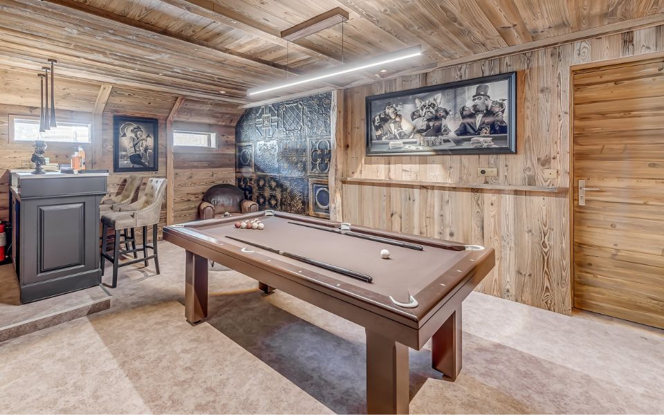 table de billard marron bois personnalisée salle de jeux Bubbly Toulet